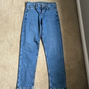 American eagle 90’s straight jeans.